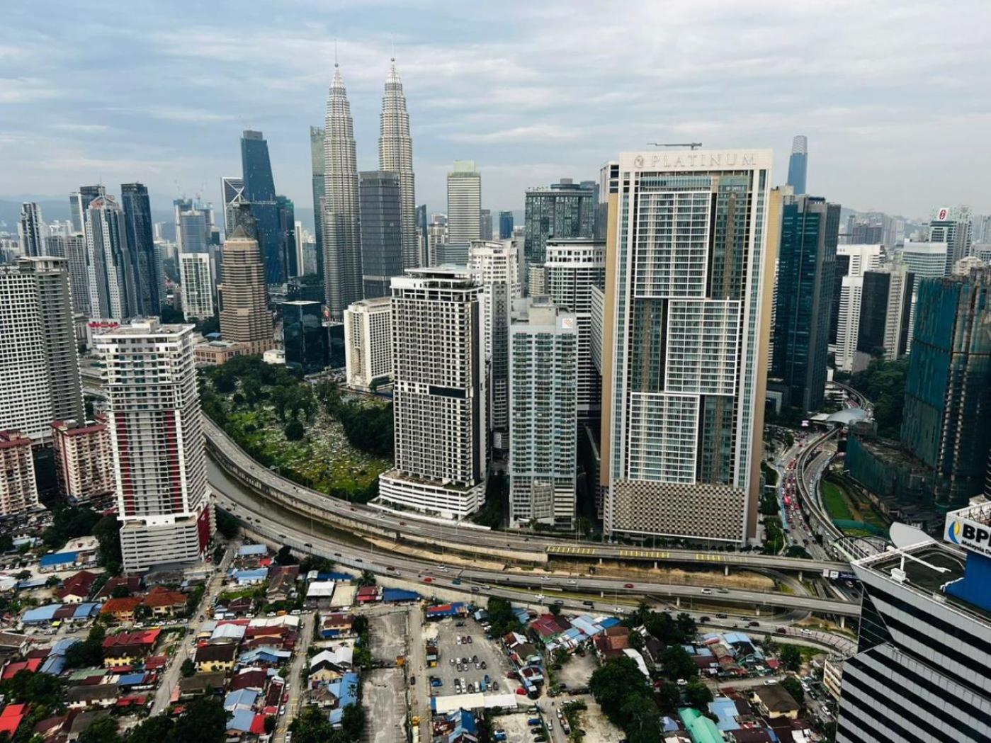 The Luxe Suites Klcc By Cozy Stay Kuala Lumpur Exterior foto
